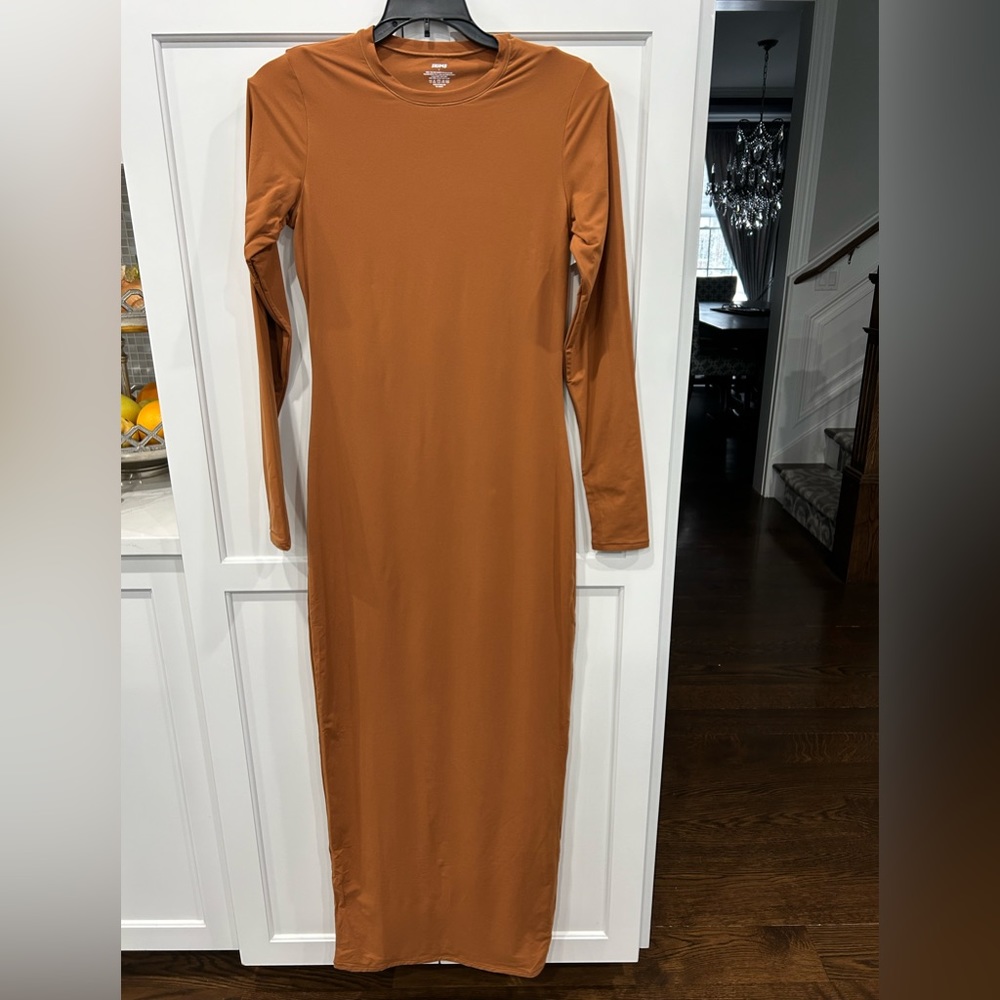 Skims NEW fits everybody long sleeve crewneck dress - Picture 2 of 4